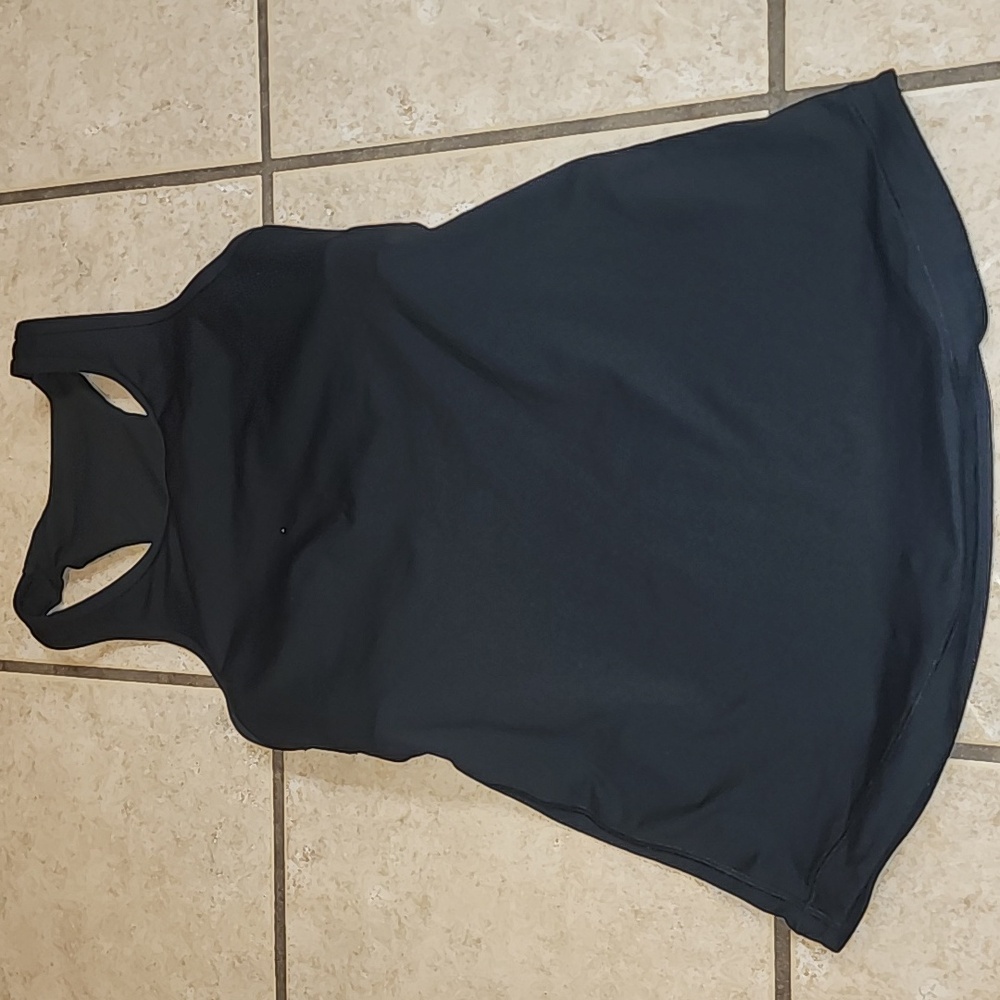 Lululemon athletica black razor built in bra tank size 4